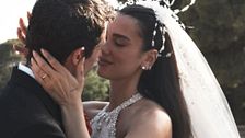 I trucchi delle star: Dua Lipa. 5 tips per replicare il beauty look delle nozze  