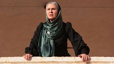 Far away, la puntata del 18 settembre in streaming