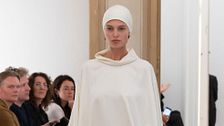 Dalla spiaggia alle serate chic, i caftani must-have di questa estate in 12 idee shopping