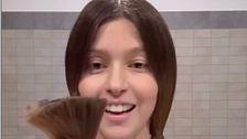 Natalia Paragoni si taglia i capelli: "Iniziano a cadere dopo la chemio"