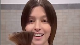 Natalia Paragoni si taglia i capelli: "Iniziano a cadere dopo la chemio"