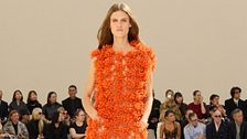 La sfilata Balenciaga Primavera/Estate 2027 rende quotidiana la meraviglia