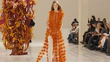 La sfilata Balenciaga Primavera/Estate 2027 rende quotidiana la meraviglia