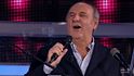 La Ruota della Fortuna, Gerry Scotti canta "Donne" di Zucchero con la band