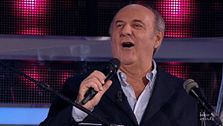 La Ruota della Fortuna, Gerry Scotti canta "Donne" di Zucchero con la band