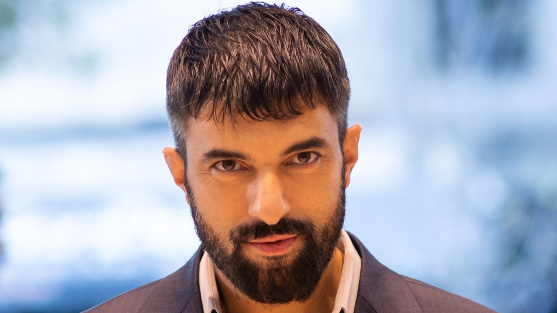 Io sono Farah 2, anticipazioni 6 febbraio prima serata: Tahir e Merjan  collaborano | Mediaset Infinity