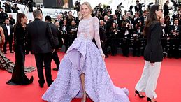 Festival di Cannes 2026, 50 sfumature di viola in Croisette