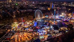 A Londra è già Natale: ecco la magia delle prime aperture natalizie  