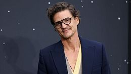 Pedro Pascal, l’uomo che ha cambiato le regole del fascino 