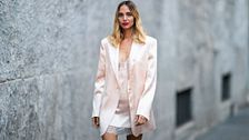 Slip dress: guida ai look di primavera tra passerelle e street style