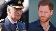 Re Carlo ritira l'invito per il figlio Harry 