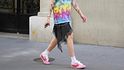 Sneakers colorate e leggere, ecco quali indossare quest’estate