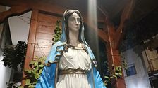 Massafra, statua della Madonna piange in piazza