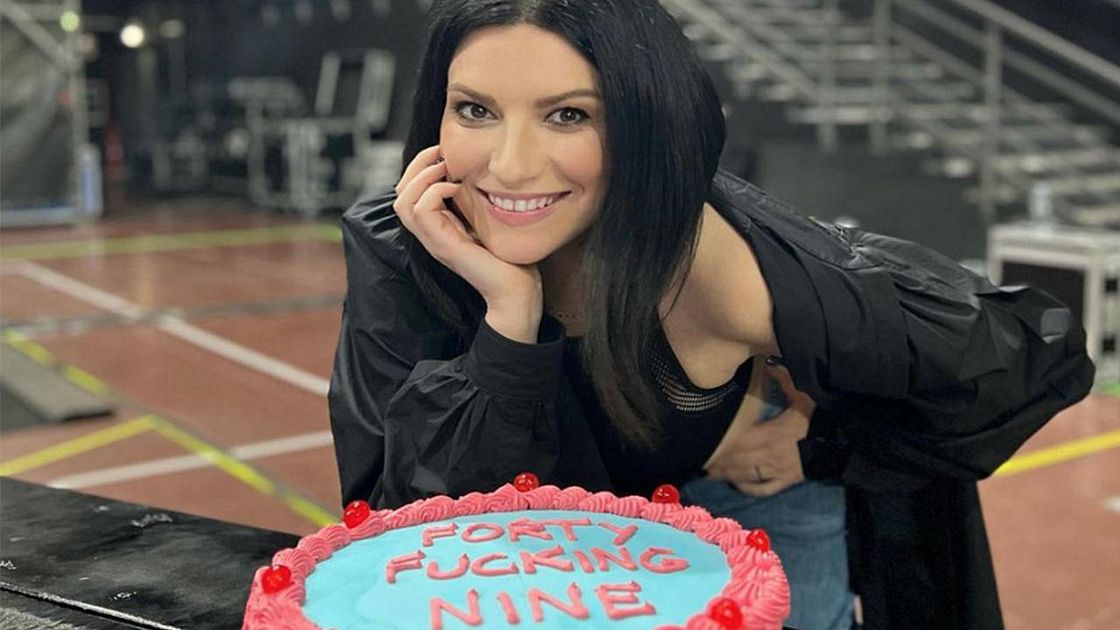 Laura Pausini compie 49 anni: 