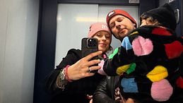 Federica Pellegrini e Matteo Giunta tornano dall'ospedale con Matilde