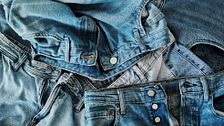 Jeans straight, come indossarli ispirandosi a star e passerelle