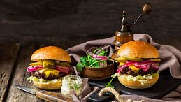 La nuova frontiera del burger: il panino diventa gourmet