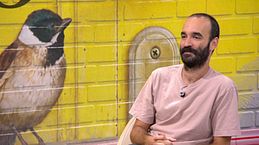 Eduard Sola, guionista y escritor: “Una madre es una persona que acierta y se equivoca, no un ser mitológico”