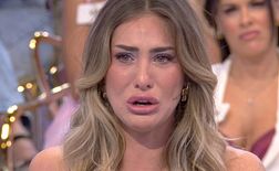 Ari rompe a llorar al saber que Guillermo tiene dudas sobre si quiere seguir conociéndola