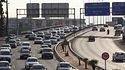 Nace el carril de emergencia obligatorio para los atascos en las autovías: la DGT lo pone en marcha