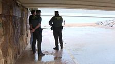 La búsqueda del joven desaparecido en Pineda de Mar: testigos confirman que le vieron caer mientras hacía fotos a la riada 