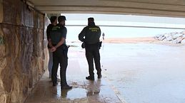 La búsqueda del joven desaparecido en Pineda de Mar: testigos confirman que le vieron caer mientras hacía fotos a la riada 