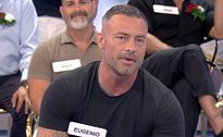 Eugenio, extronista de 'Mujeres y Hombres y Viceversa' en Italia, impacta con su llegada a 'Amor… ¡O lo que surja!' como soltero
