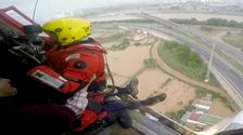 Así operan los servicios de rescate de Salvamento Marítimo desde el aire: "Ya hemos trabajado en dos DANAS"