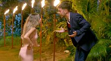 Álex, enfurecido, se presenta en la hoguera de Ainhoa y le recrimina su actitud: “¡Con todo lo que yo he hecho por ti!”