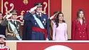 Los gestos y momentos clave del desfile militar y los actos por la Fiesta Nacional: del percance de Leonor con le Toisón de oro a los abucheos a Pedro Sánchez