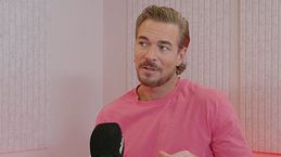 Tony Spina aclara por qué no ha barajado la adopción junto a Marta Peñate
