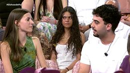 Paula y Pol se salvaron mutuamente: ella le acogió cuando estaba en la calle, él se hizo cargo de su bebé