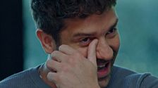 Pablo Alborán se emociona por la sorpresa de una reportera de '100% Únicos'