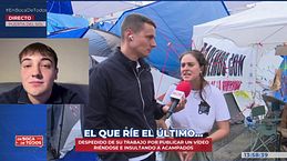 Una manifestante de Sol y Joan Ramos, despedido por increpar a los acampados, se enfrentan: "Están haciendo el imbécil"