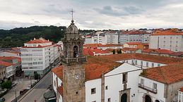Betanzos: tortilla jugosa, globos de papel y el Camino Inglés en una villa con siglos de historia