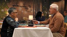 La carcajada de una soltera de 'First Dates' tras la inesperada lección de religión de su cita