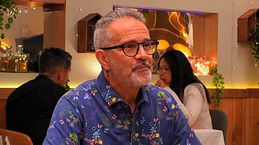 Julio reconoce en ‘First Dates’ que antes era machista y sorprende a Carlos Sobera
