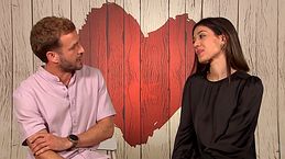 Adrián duda de que Soraya haya olvidado a su ex en ‘First Dates’