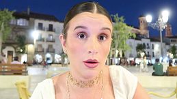Sandra se defiende de las críticas a su relación