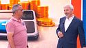 Carlos Sobera no puede contener la risa en 'El precio justo' tras el inesperado lío de un concursante con sus propias apuestas: "¡Esto parece el mercadillo!"