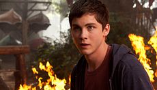 Con Logan Lerman