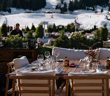 I rifugi sulle piste più belli del mondo: dove l’alta quota incontra la grande cucina