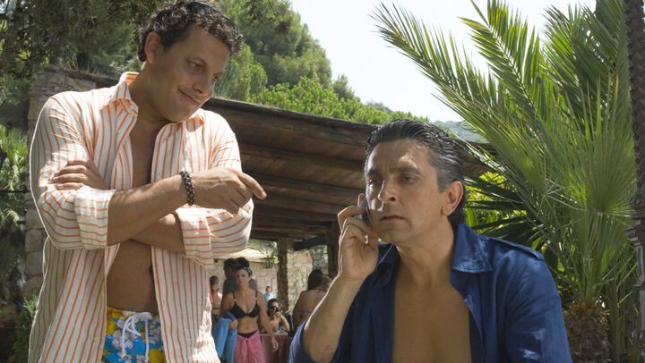 SMS - Sotto mentite spoglie