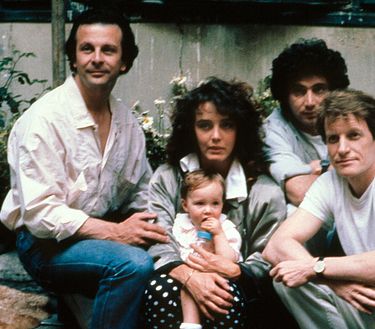 Tres solteros y un biberón