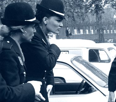 Señoritas de uniforme