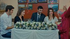 Cap.15 - Una boda y un funeral