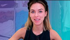 Cap.10 - Almudena enseña su vestidor: su prenda más cara y su ropa de miss
