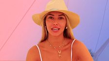 Cap.3 - Leila se va de escapada con David y se enfrenta a lo que dicen de ella