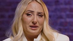 P89 - Rocío Flores, rota de dolor, habla sobre la relación con su madre, Rocío Carrasco