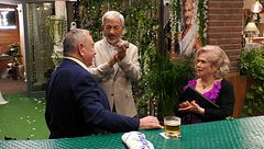 P2266 - Es San Valentín y el amor vuelve a reservar mesa